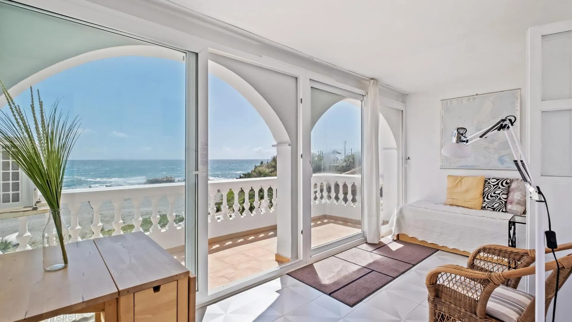 Beachfront Bliss Seaside Retreat Apartment Manilva Spain